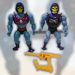 Pair of Skeletor action figures Masters of the Universe from 1983 and 1985